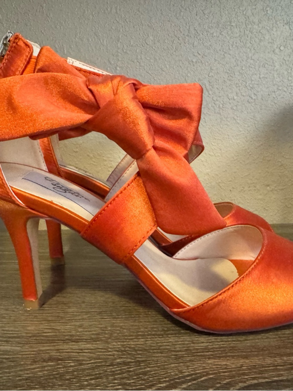 Satin Bow Detail Women's Heels in Vibrant Orange